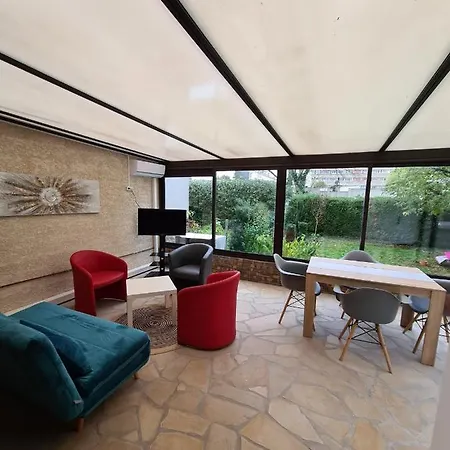 Studio Independant Et Bien Equipe Avec Veranda Commune Apartment Neuilly-sur-Marne Exterior photo