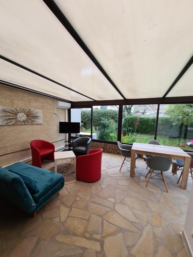 Apartment Studio Independant Et Bien Equipe Avec Veranda Commune